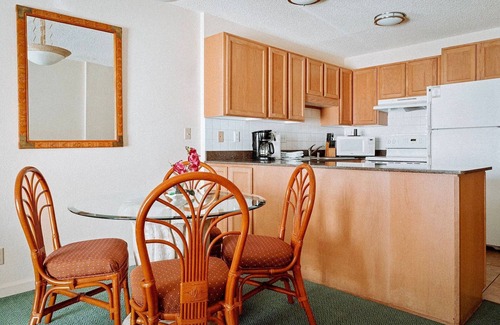 Nawiliwili Complejo | Condominio de 2 habitaciones en la ladera de Kalapaki Bay