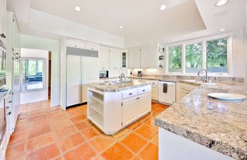 Country Club Casa | Great Family Home/A/C/Hot Tub/Close to All