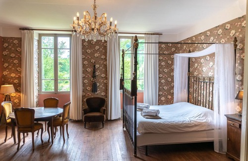 Monjoi Otro | Last-Minute Discount 20%! Castle France 16/31 p