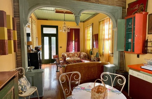 Faubourg Marigny Casa | LAST MINUTE JAZZ FEST DEALS Restored Historic New Orleans Home to Perfection!