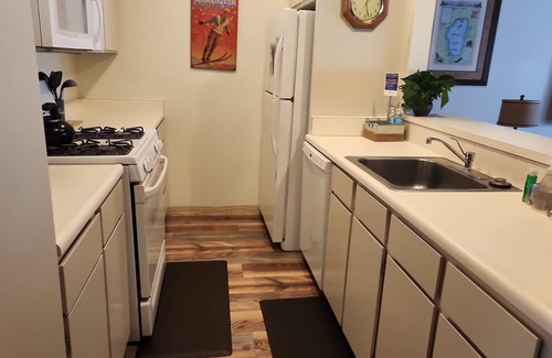 Kings Beach Condominio | Last Minute Only! Comfy Condo Close to NorthStar and Lake “The Happy Haven”