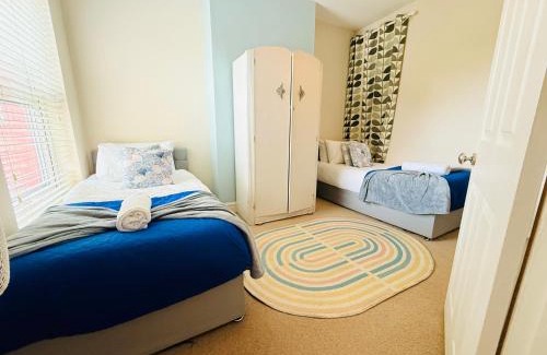 Birmingham Apartamento | Last-Minute Reserve l Exclusive Deal l Sleeps Up to 5 l Free Parking l cottage l close to city