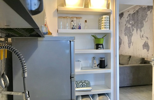 Trabia Apartamento | Pequeña casa junto al mar, acceso privado a la playa, estacionamiento cubierto