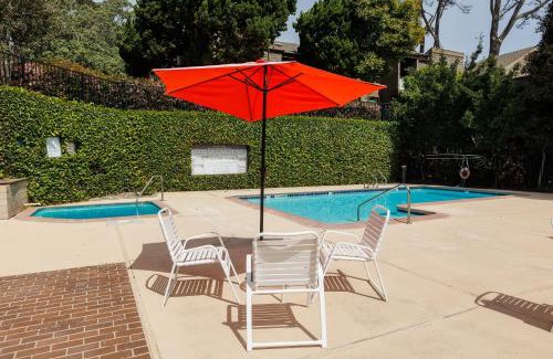 Solana Beach Casa | Last Minute Special - Steps to Beach Access + Pool