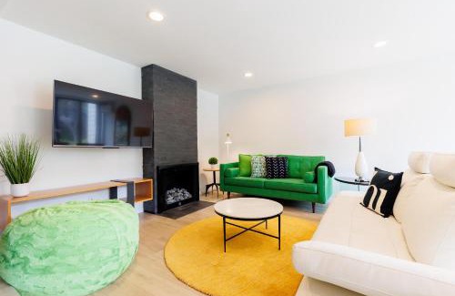 Solana Beach Casa | Last Minute Special - Steps to Beach Access + Pool