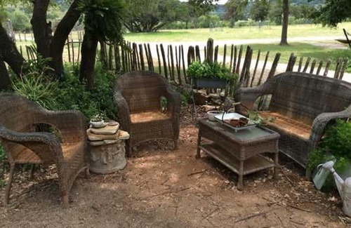 Bandera Cama Y Desayuno | Last Outpost - Sophie's Cottage