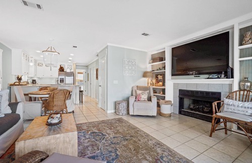 Port St. Joe Cabaña | Lower Summer 2025 Rates for Open Days! 3 BR/3 BA Cottage -DOG FRIENDLY!