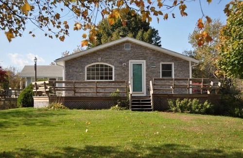 Charlestown Casa | Casa luminosa y bien ventilada, 1/2 milla de Charlestown Bch / agosto 3-10 especial $ 2500./semana