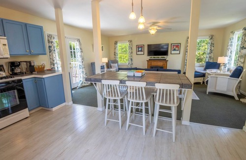 Michigan City Casa | Latitudes, just steps away from the beach!