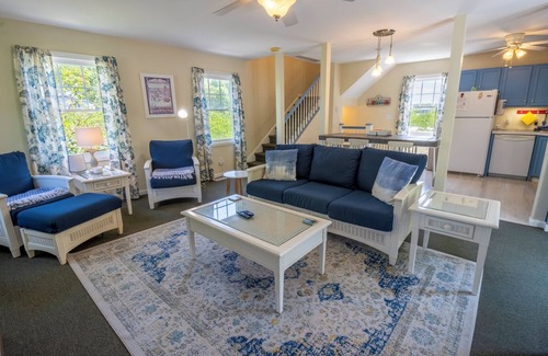 Michigan City Casa | Latitudes, just steps away from the beach!
