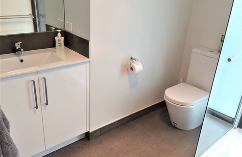 Traralgon Casa | Latrobe Valley Guest House - 4 Habitaciones - 2 Baños