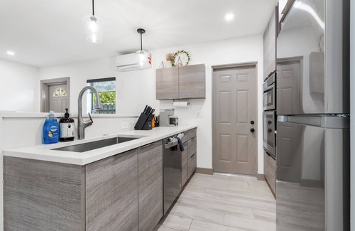 Lake Ridge Casa | Lauderdale 1 Bedroom Lux by Opus