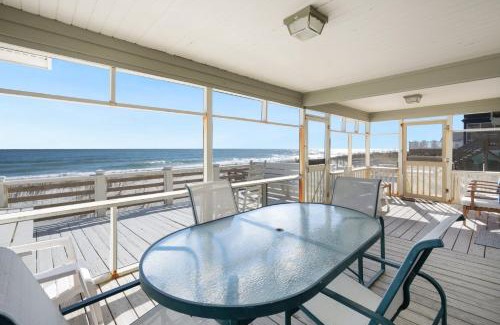 Pawleys Island Casa | Laughin Place home by Peace Vacations