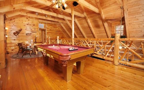 Sevierville Villa | Laughing Bear