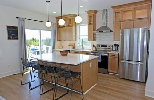 Milford Casa | Laughter Beach House! LIFE, LOVE, LAUGHTER & INCREDIBLE VIEWS