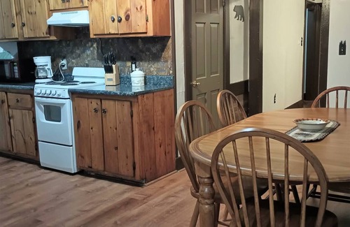 Plymouth Apartamento | Launch your next adventure from here: plenty of beds, plenty of parking, plenty of fun