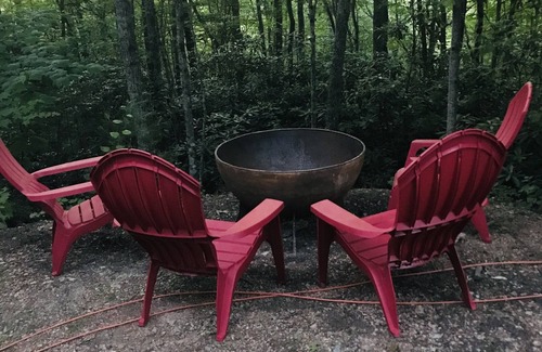 Gatlinburg - Pigeon Forge Cabina | ¡El escondite de Laura es una joya de Smoky Mt - aislada pero cerca de toda la acción!