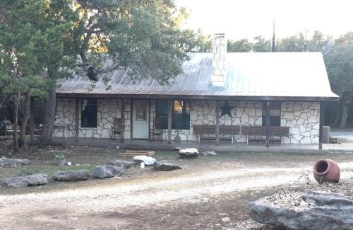 Concan Casa | Laurel Canyon - Frio River Haven