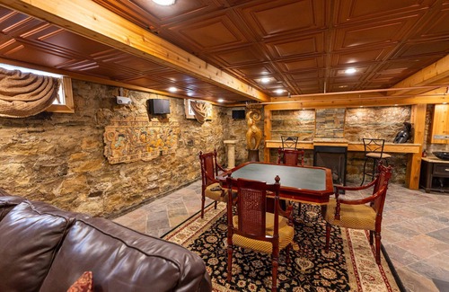 Connellsville Apartamento | LAUREL HIGHLANDS GEM~ FALLINGWATER/OHIOPYLE ~ MEDIEVAL CHAMBER SUITE