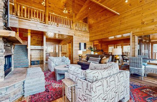 Pittman Center Casa | Laurel Wood Cove