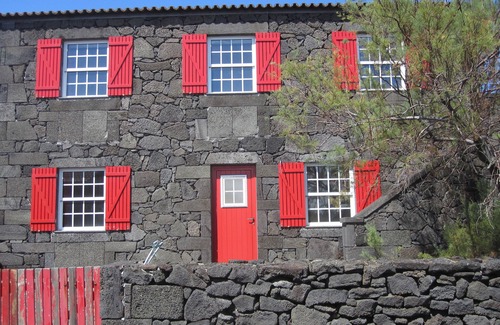 Sao Roque do Pico Casa | Lava Garden House