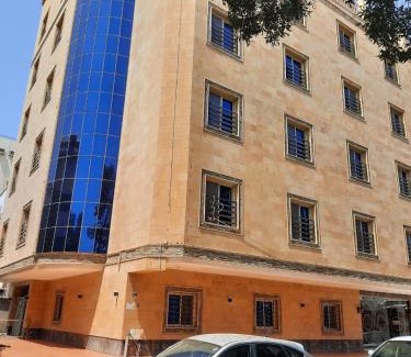 Sari Street Apartamento | Lavana Sari