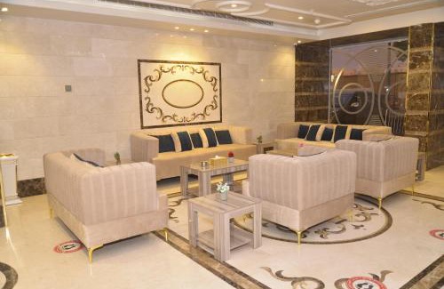 Sari Street Apartamento | Lavana Sari