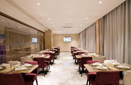 Longhua District Hotel | Lavande Hotels·Shenzhen North Railway Station Longhua Yicheng Center