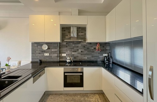 Kadnlar Denizi Mahallesi Apartamento | Lavender D7 Seaview Penthouse – Ideal for Families, Pool & Sunset Balcony