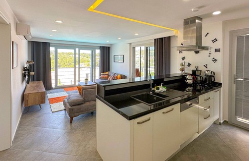 Kadnlar Denizi Mahallesi Apartamento | Lavender Poolside D3 – Stunning Seaview Apt with Private Pool & Terrace