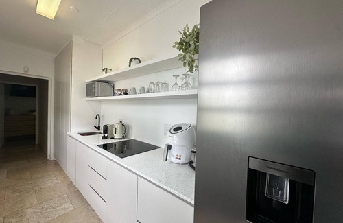 Tokai Apartamento | Lavender - Queen Self catering Unit