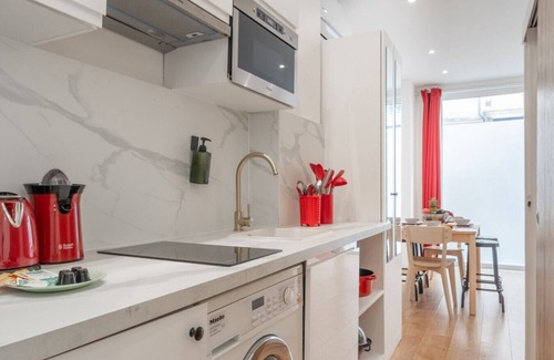 Quartier du Gros-Caillou Apartamento | Lavie Maison: Eiffel A/C & Hot Tub