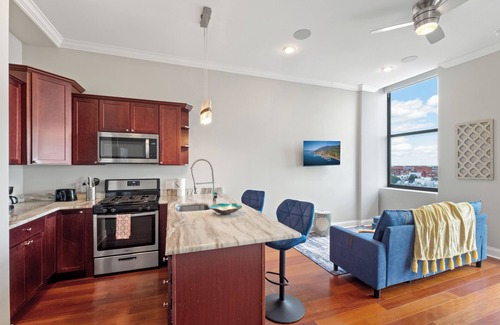 Poplar Apartamento | Lavish 1BR w/ Pool & Gym Access