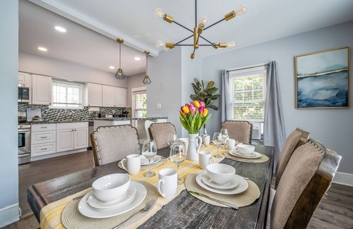 Irvington Casa | Lavish 3 Bedroom 1 Bath house-10 minutes to EWR/ FREE parking for multiple cars.