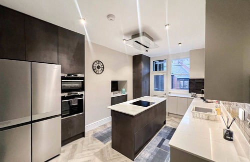 Regent's Park Casa | Lavish 4-bedroom Flat in Marylebone, Paddington