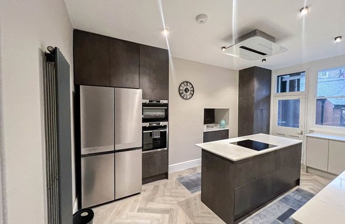 Regent's Park Casa | Lavish 4-bedroom Flat in Marylebone, Paddington