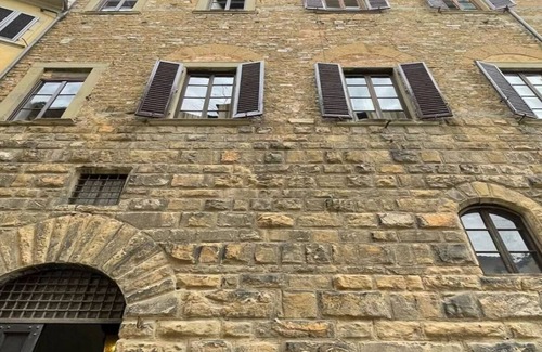 Santa Croce Apartamento | Lavish ceiling frescoes,rich fabrics-super luxe- steps to Piazza della Signoria