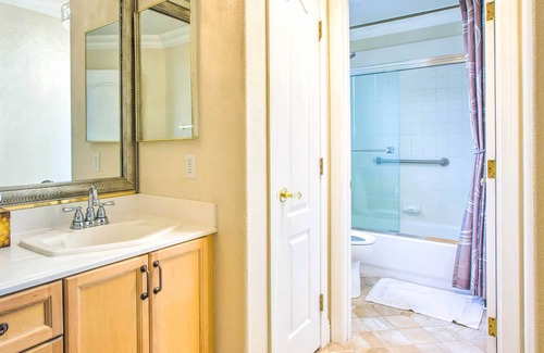 Rhodes Ranch Casa | Lavish Las Vegas House w/ 2-Person Office!