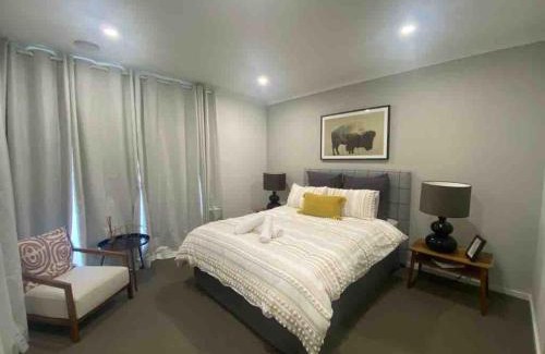 Armstrong Creek Casa | Lavish Modern Home - 10mins to Torquay & Geelong