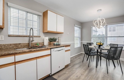Southfield Condominio | Lavish Nest/KingBed/Min to Ascension Hospital