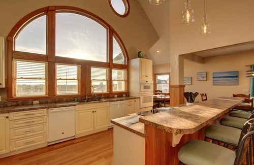 Ocean Isle Estates Casa | Lavish Semi-Oceanfront w Beach Access, XL Hot Tub, Private Pool, Dogs Welcome, & Game Room