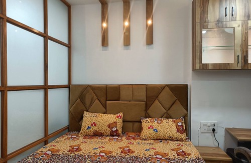 Kirti Nagar Apartamento | Lavish Studio Apt (721) in West/Central Delhi