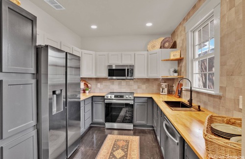 Highland Historic District Casa | Lavish, Stylish, Gorgeous Home