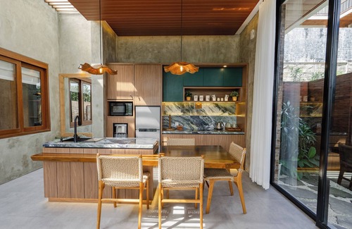 Lodtunduh Complejo | Lawangkala Resort by ARM One Hundred
