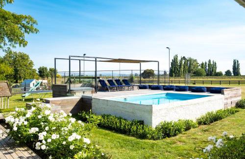 Clive Casa | Lawn Road Retreat