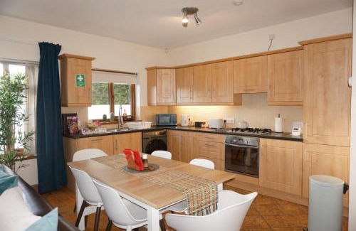 Belfast Apartamento | Laxey place maisonette East Belfast -private parking, transport links