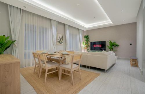 Riyadh Apartamento | Layali Properties - Boho Oasis 3BR Apt - Convention and Exhibition Center