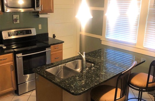 Oakley Casa | Laze Daze Hideaway Comfortable 2-Bedroom Bungalow