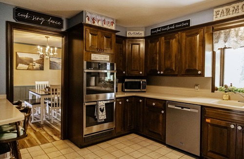 Laurelton Otro | Lazy 8 is a remodeled historical farmhouse in the countryside of Snyder Co., PA