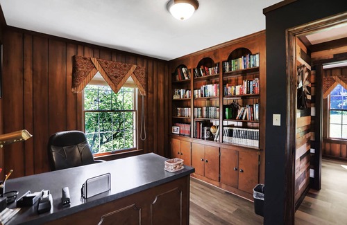 Laurelton Otro | Lazy 8 is a remodeled historical farmhouse in the countryside of Snyder Co., PA